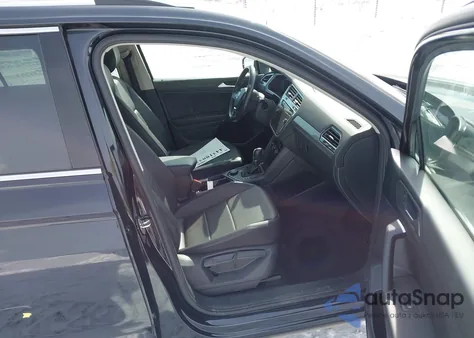 2019 Volkswagen Tiguan 2.0T Se/2.0T Sel/2.0T Sel R-Line/2.0T Sel R-Line Black z USA, uszkodzony, nr VIN 3VV2B7AXXKM077581